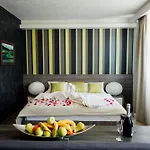 Comsar Hotel 4*