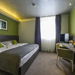 Comsar Hotel 4*