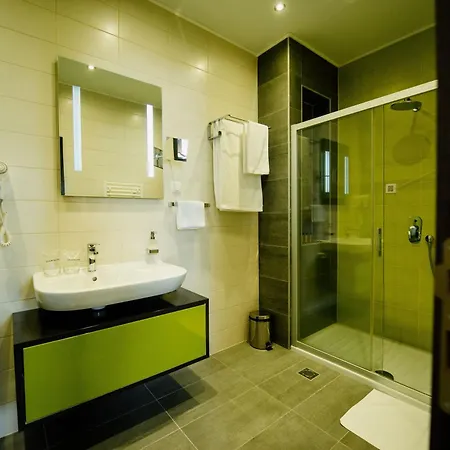 Comsar Hotel 4*