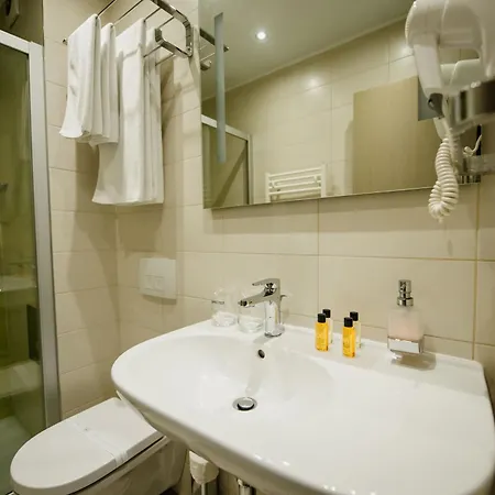 Comsar Hotel 4*