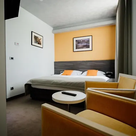 Hotel Comsar Rudo