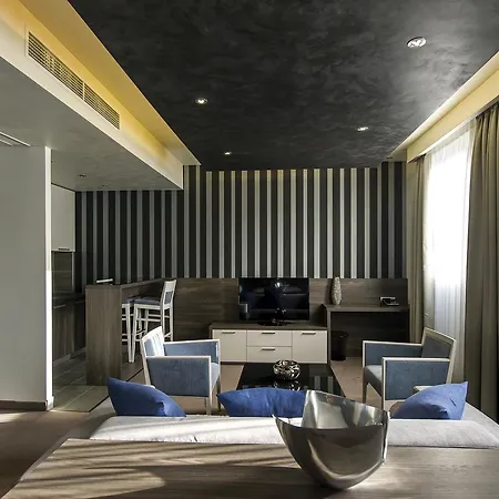 Comsar Hotel 4*